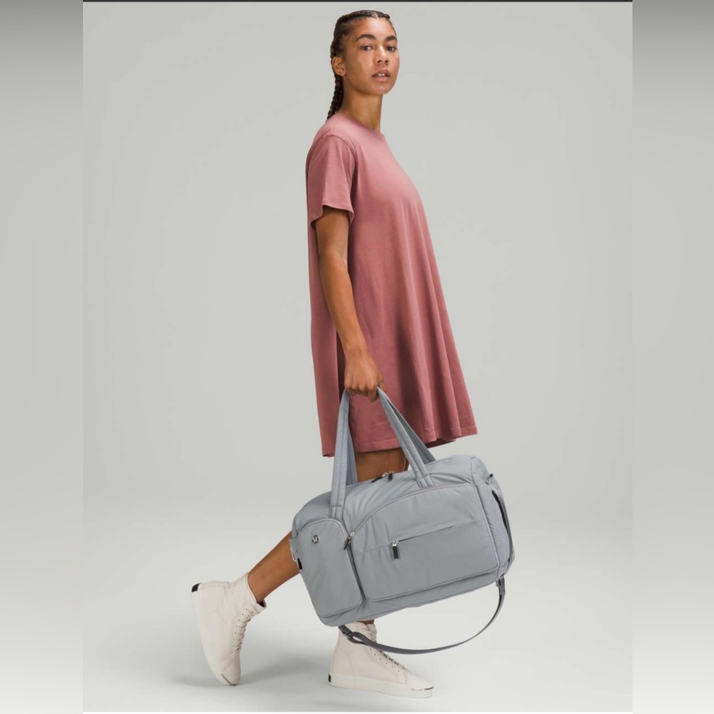 Lululemon curved lines duffel